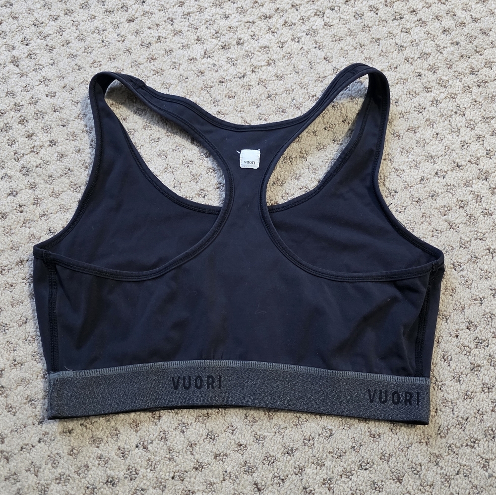 Vuori sports bra